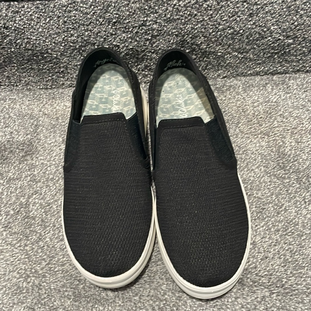 Womens Olukai shoes